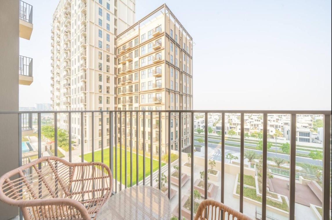 Chic 1br In Collective Tower Hills Apartment Dubai